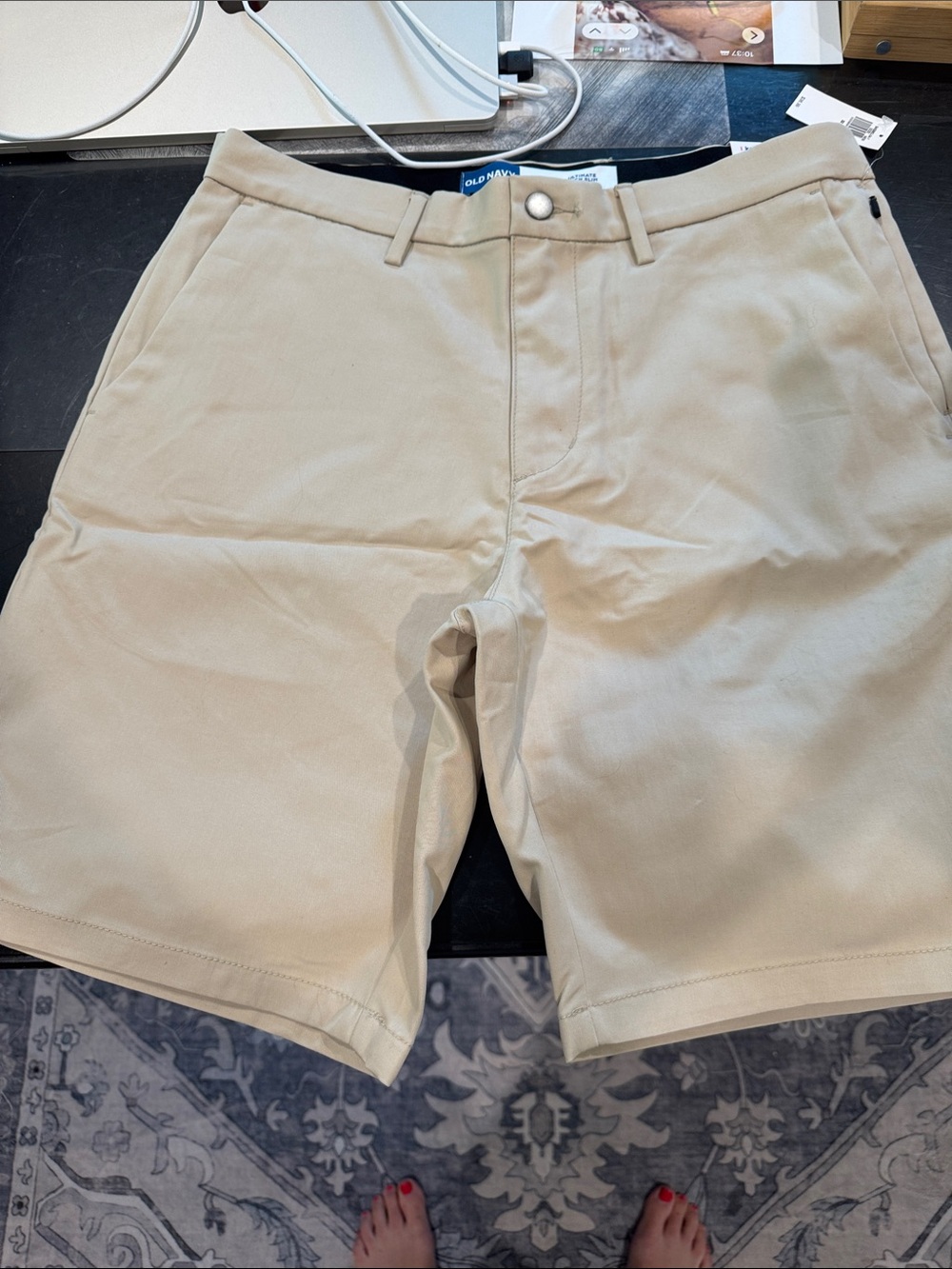 Old Navy Men's Beige Flat-Front Chino Shorts ult tech slim